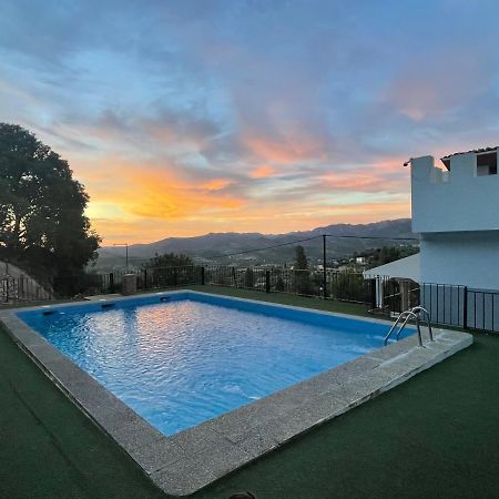 Noviembre La Iruela Exterior foto